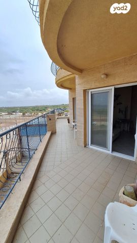 דירה, שדרות מנחם בגין 1, גבעת אולגה, חדרה