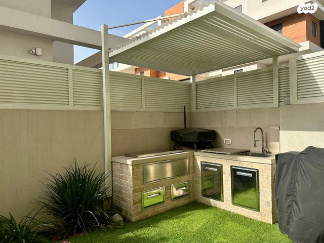 דירת גן, תל מונד