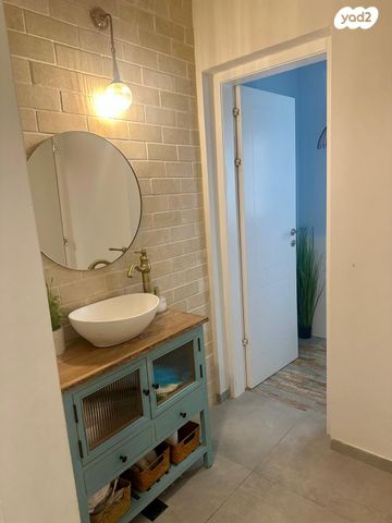 דירת גן, תל מונד