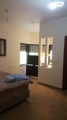 בית פרטי/ קוטג', שורשים