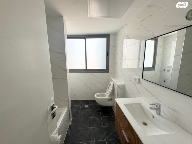 דירה, יכין, שכונת הראשונים, רמת גן