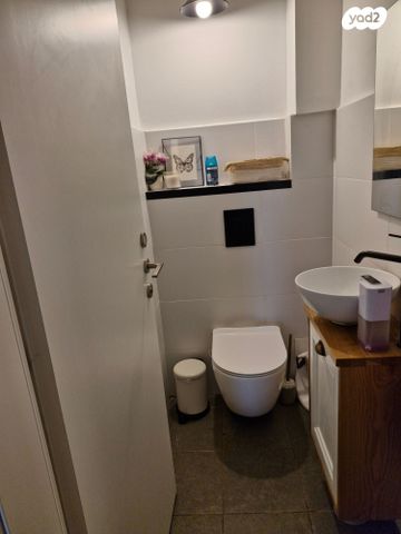 דירה, הקרן, הרצליה