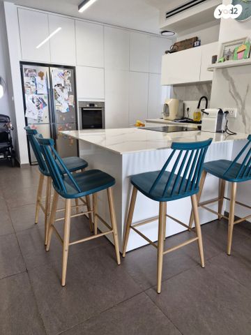 דירה, הקרן, הרצליה