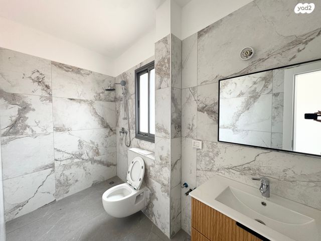 דירה, יכין, שכונת הראשונים, רמת גן