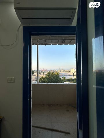 דירה, הגיבורים 49, העיר התחתית, ואדי סאליב, חיפה