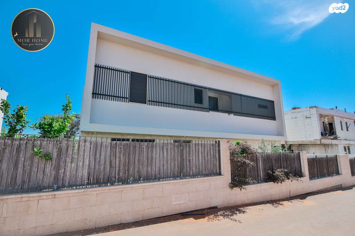 דו משפחתי, פרדס חנה כרכור