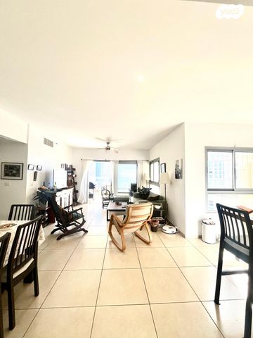 דירה, אהוד מנור, עיר ימים, נתניה