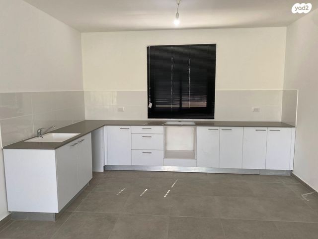 דירה, עמק חפר, מורשת, מודיעין מכבים רעות