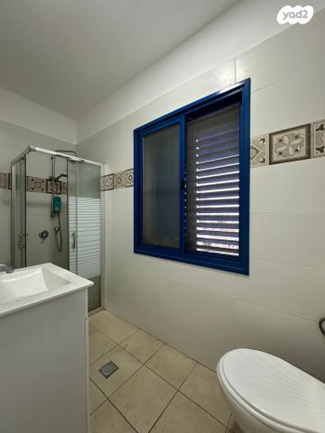 דירה, הגיבורים 49, העיר התחתית, ואדי סאליב, חיפה