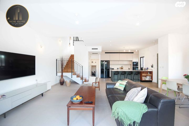 דו משפחתי, פרדס חנה כרכור