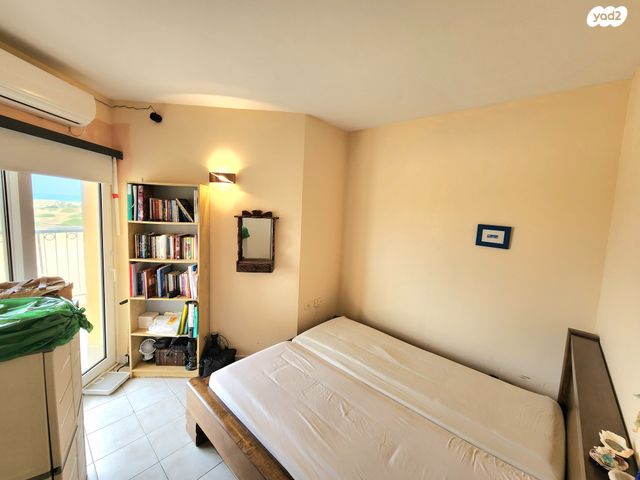 דירה, שדרות מנחם בגין 1, גבעת אולגה, חדרה