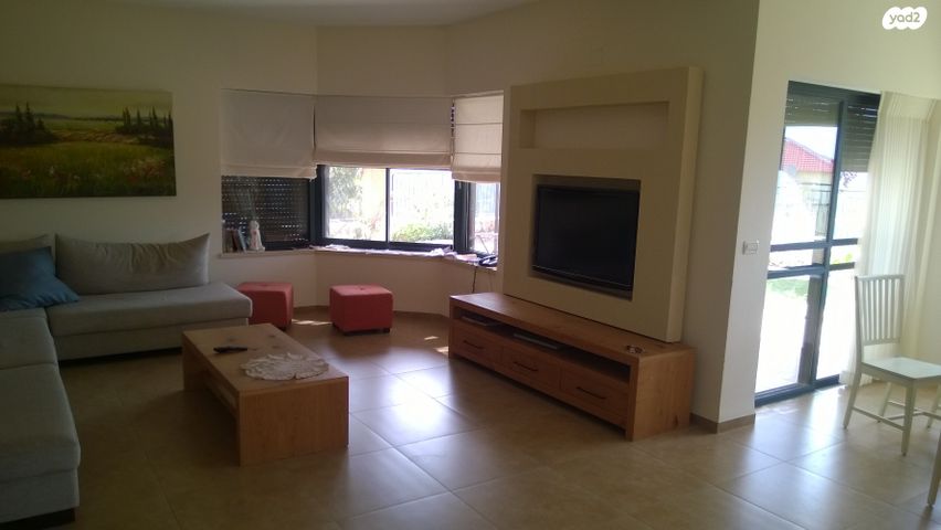 בית פרטי/ קוטג', שורשים