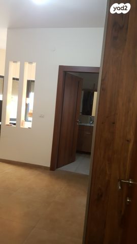 בית פרטי/ קוטג', שורשים