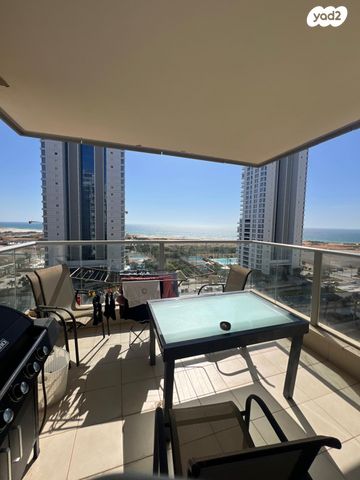 דירה, אהוד מנור, עיר ימים, נתניה