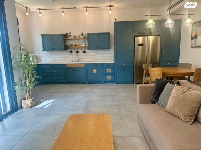 דירת גן, תל מונד