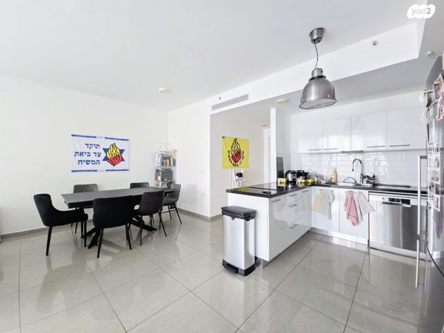 דירה, עוזי חיטמן 5, עיר ימים, נתניה