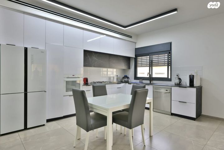 גג/ פנטהאוז, פרישמן 37, אברמסקי, קרית אתא