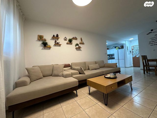 דירת גן, החצב, רמות יצחק, נשר