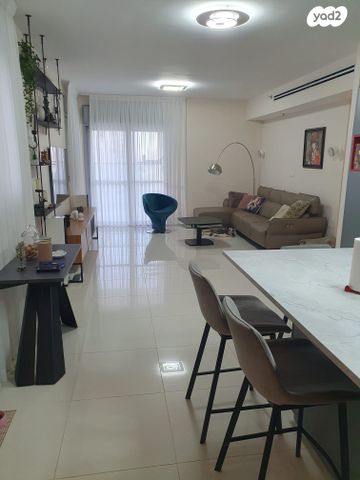 דירה, צבי תדמור, ח-501, חולון