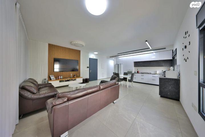 גג/ פנטהאוז, פרישמן 37, אברמסקי, קרית אתא