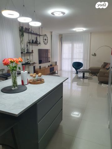 דירה, צבי תדמור, ח-501, חולון