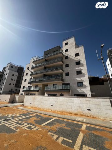 טריפלקס, צופים, צופים