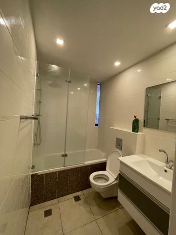 דירה, סמטת שבע שיקמים 8, לב תל אביב, לב העיר צפון, תל אביב יפו