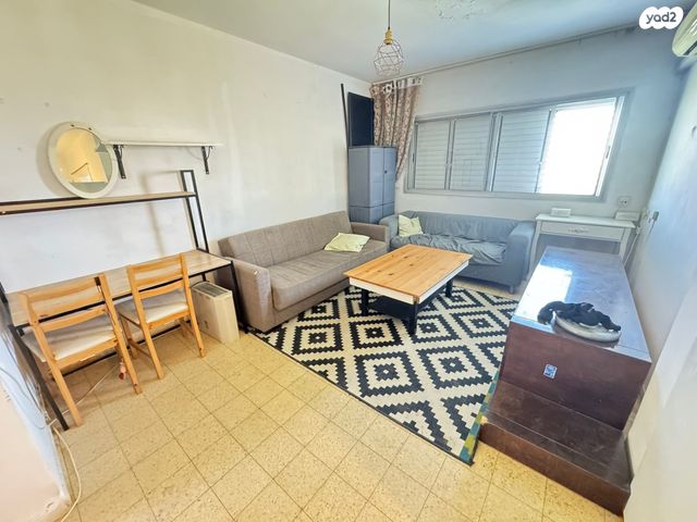 רחבת הרב עוזיאל 