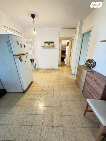 דירה, רחבת הרב עוזיאל, שכונה י"א, באר שבע