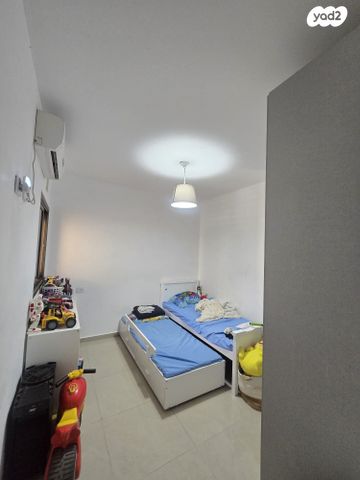 דירה, מחנה יהודה, פתח תקווה