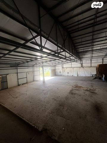 מבני תעשיה, בית חנן