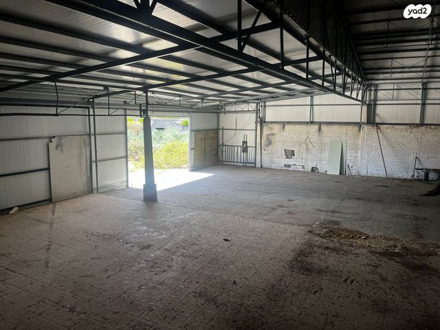 מבני תעשיה, בית חנן