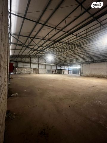 מבני תעשיה, בית חנן