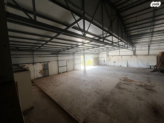 מבני תעשיה, בית חנן