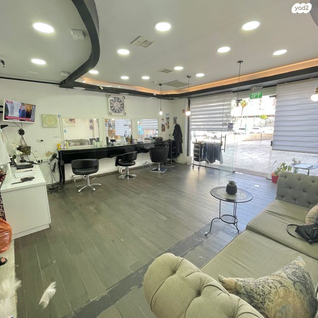 חנויות/ שטח מסחרי, שדרות הציונות 1, לוד