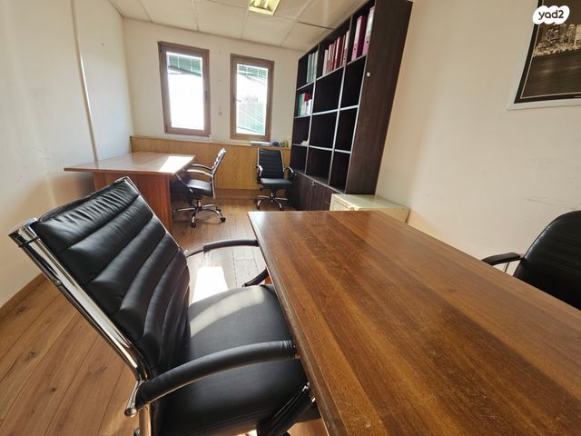 משרדים, שדרות ירושלים, מכללת תל אביב יפו, דקר, תל אביב יפו