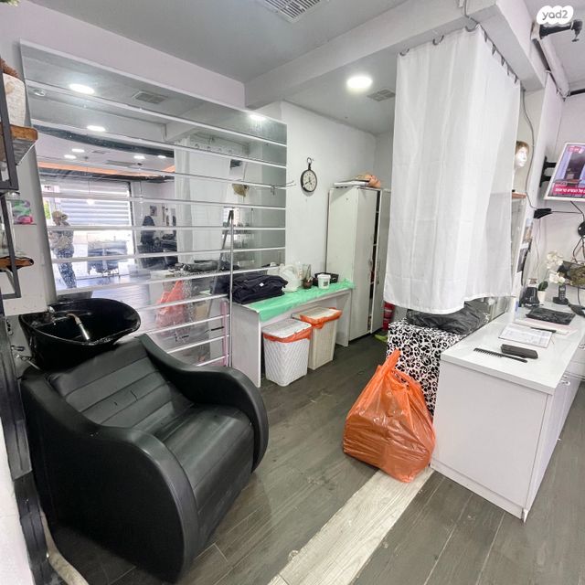 חנויות/ שטח מסחרי, שדרות הציונות 1, לוד