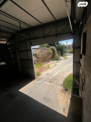 מבני תעשיה, בית חנן