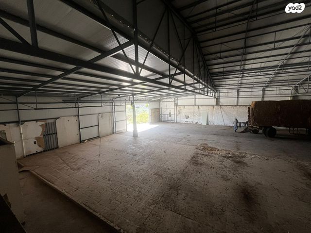 מבני תעשיה, בית חנן