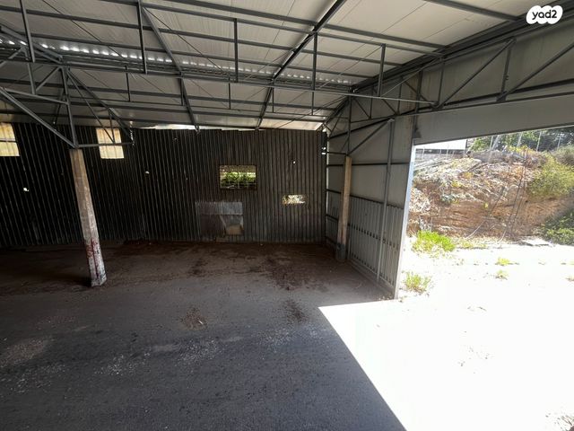 מבני תעשיה, בית חנן