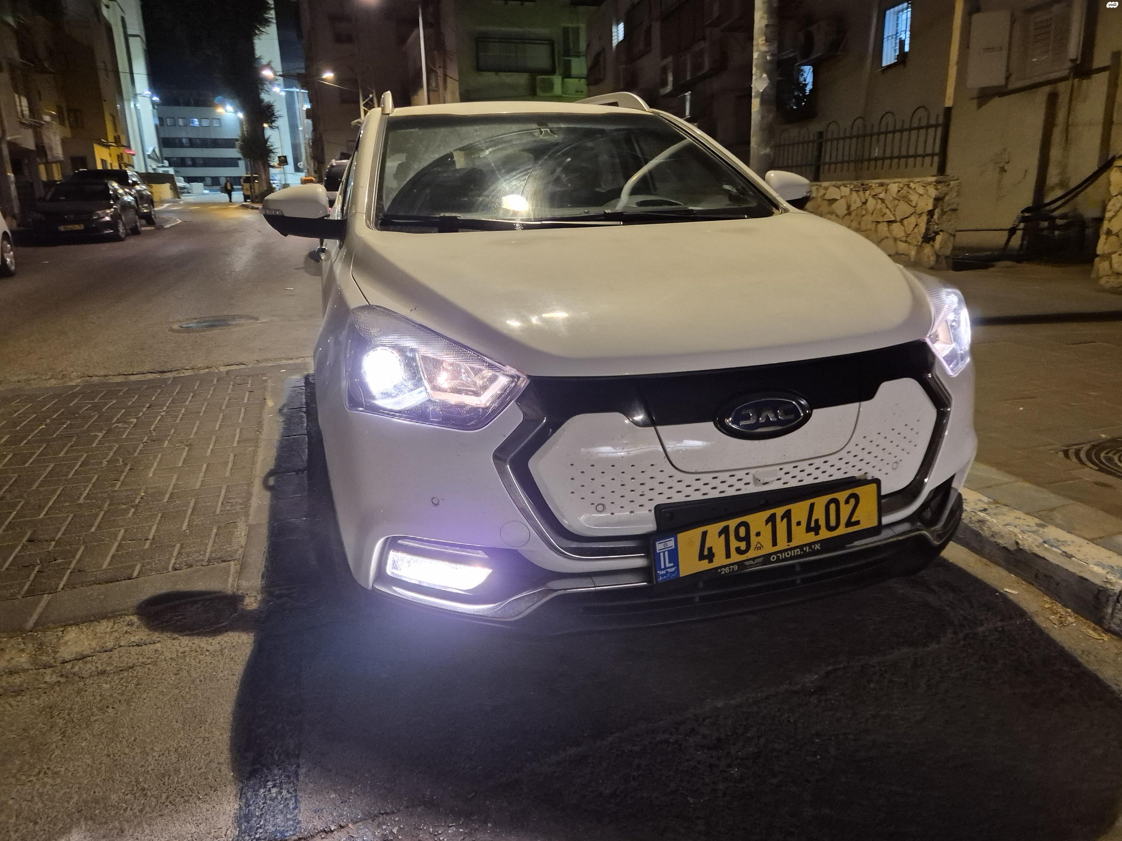 מודעת רכב ג׳יי.איי.סי E-S2