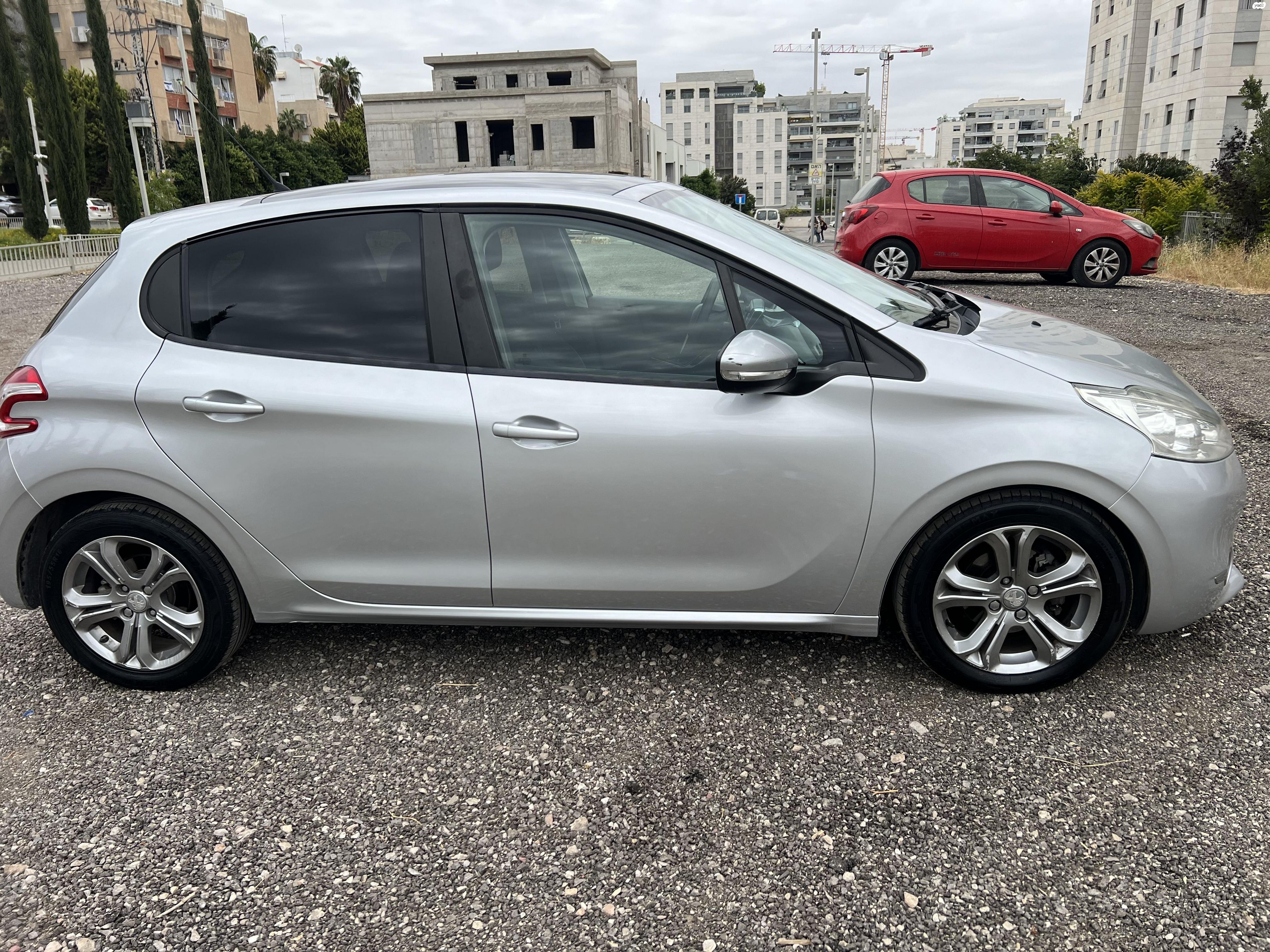 מודעת רכב פיג'ו 208