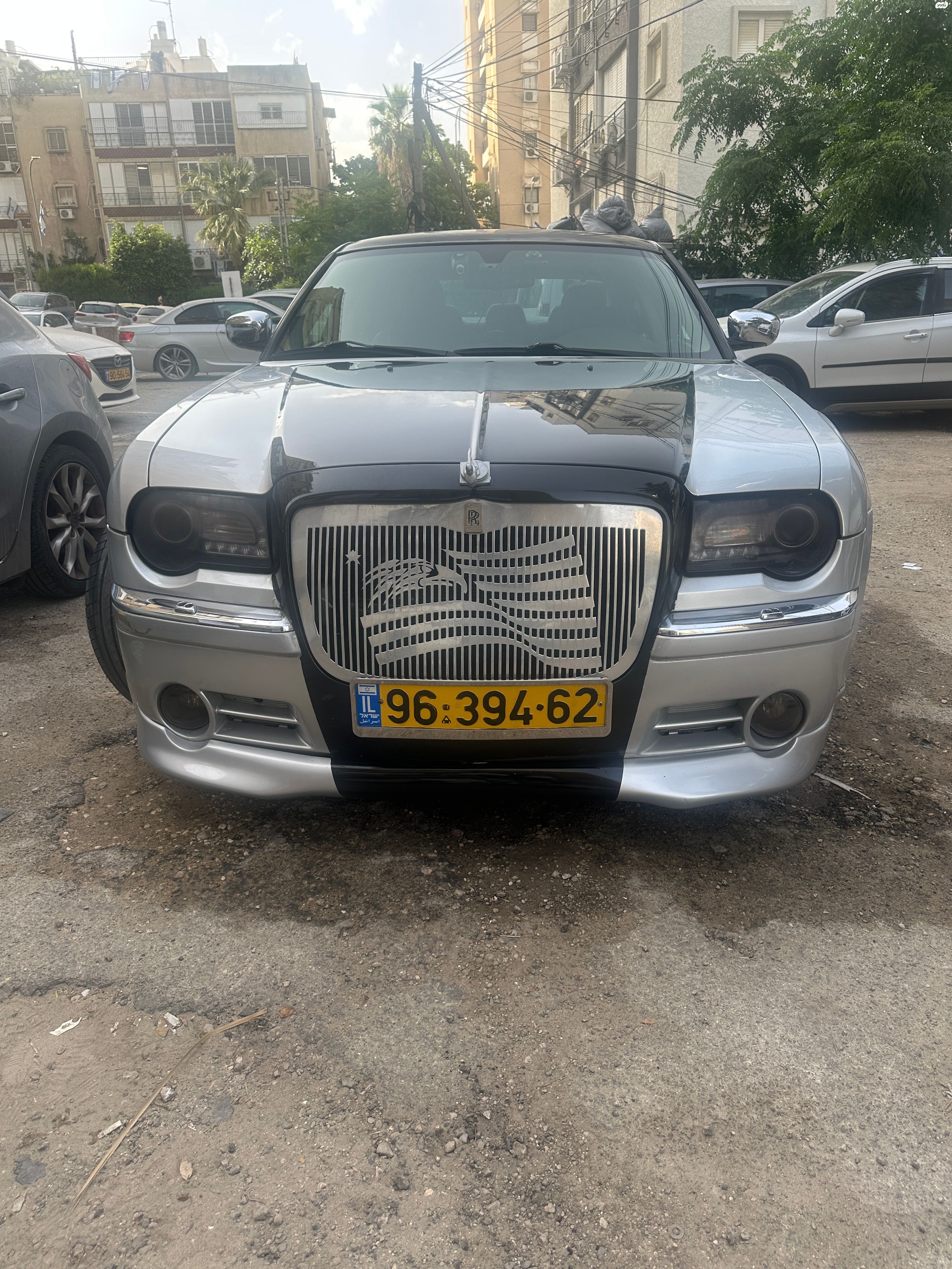 מודעת רכב קרייזלר 300