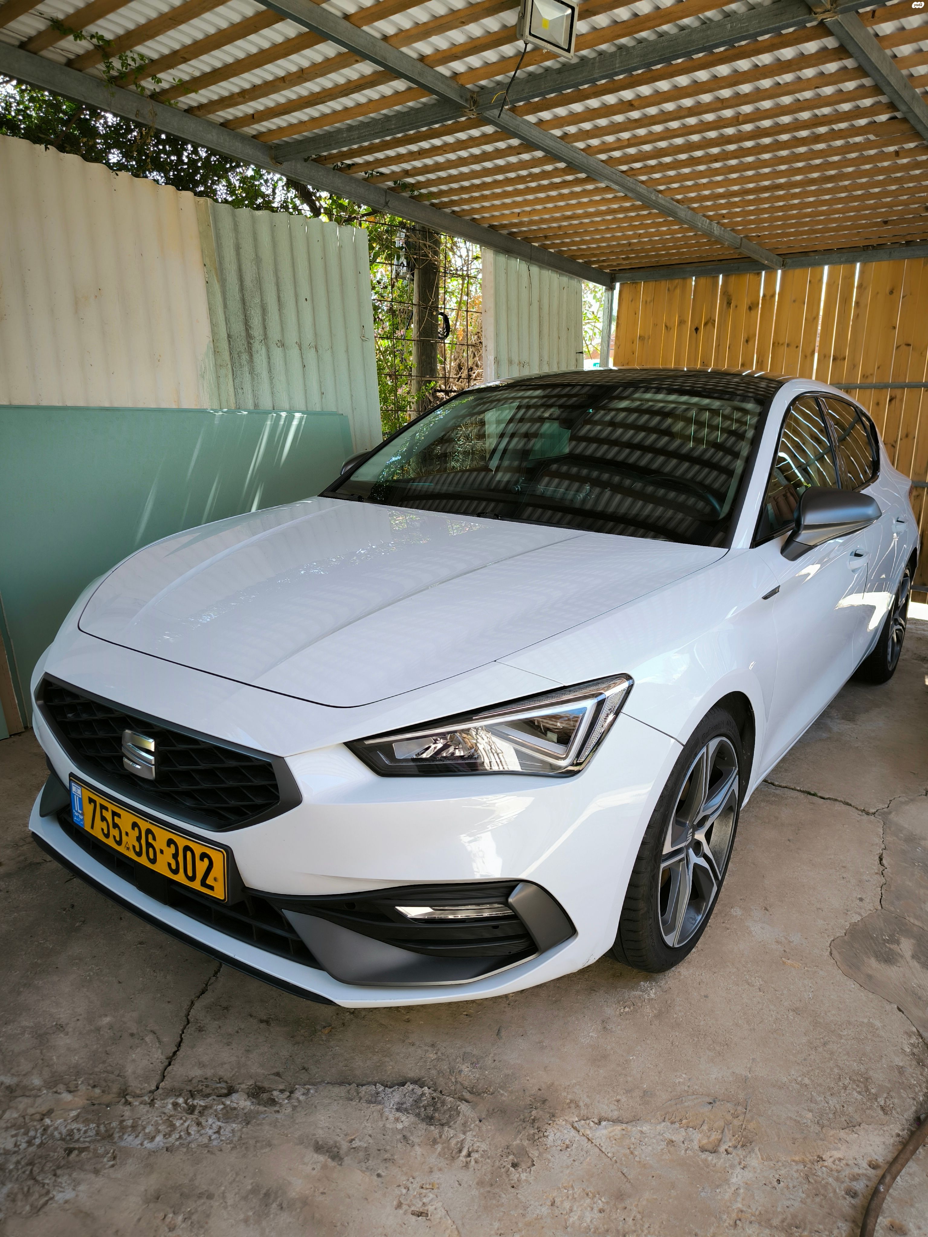 מודעת רכב סיאט לאון