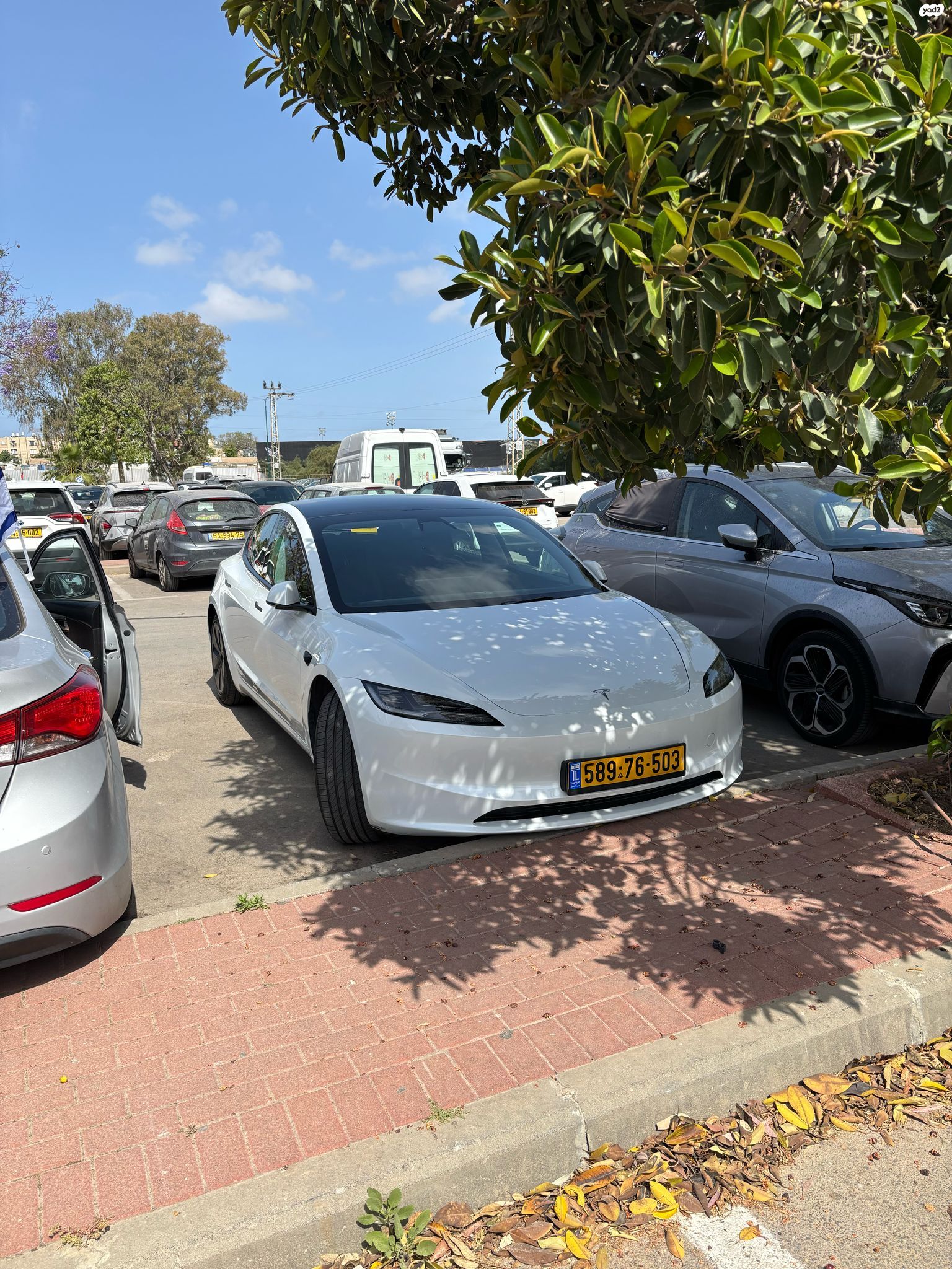 מודעת רכב טסלה מודל 3