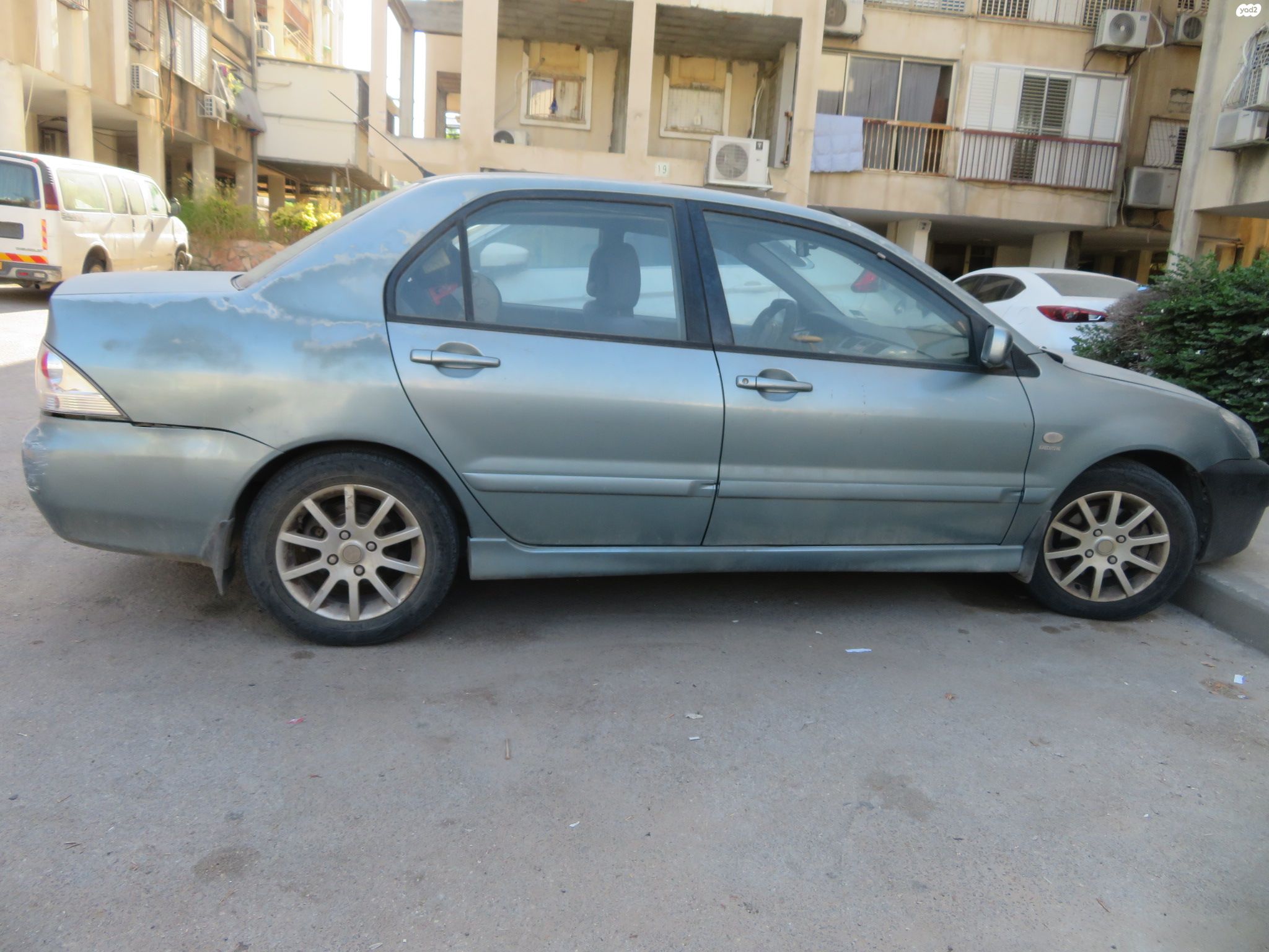 מודעת רכב מיצובישי לנסר