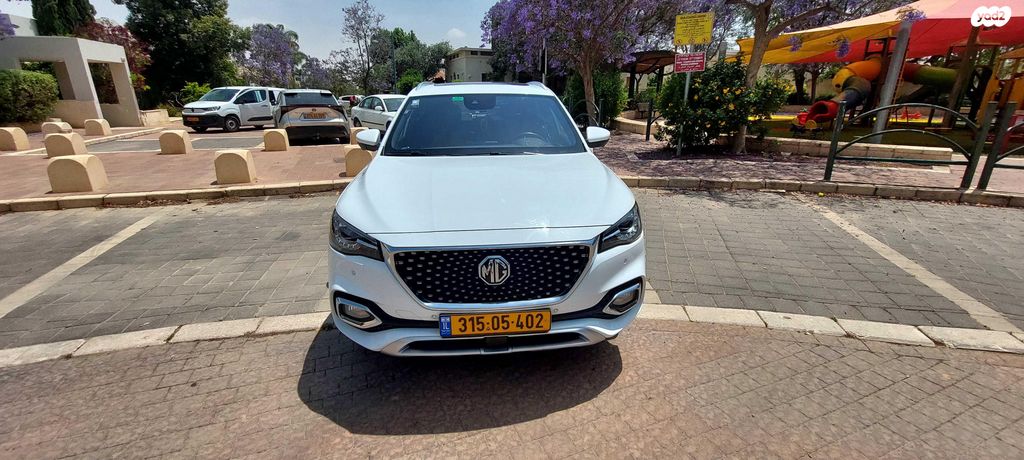 מודעת רכב אם ג'י EHS PHEV