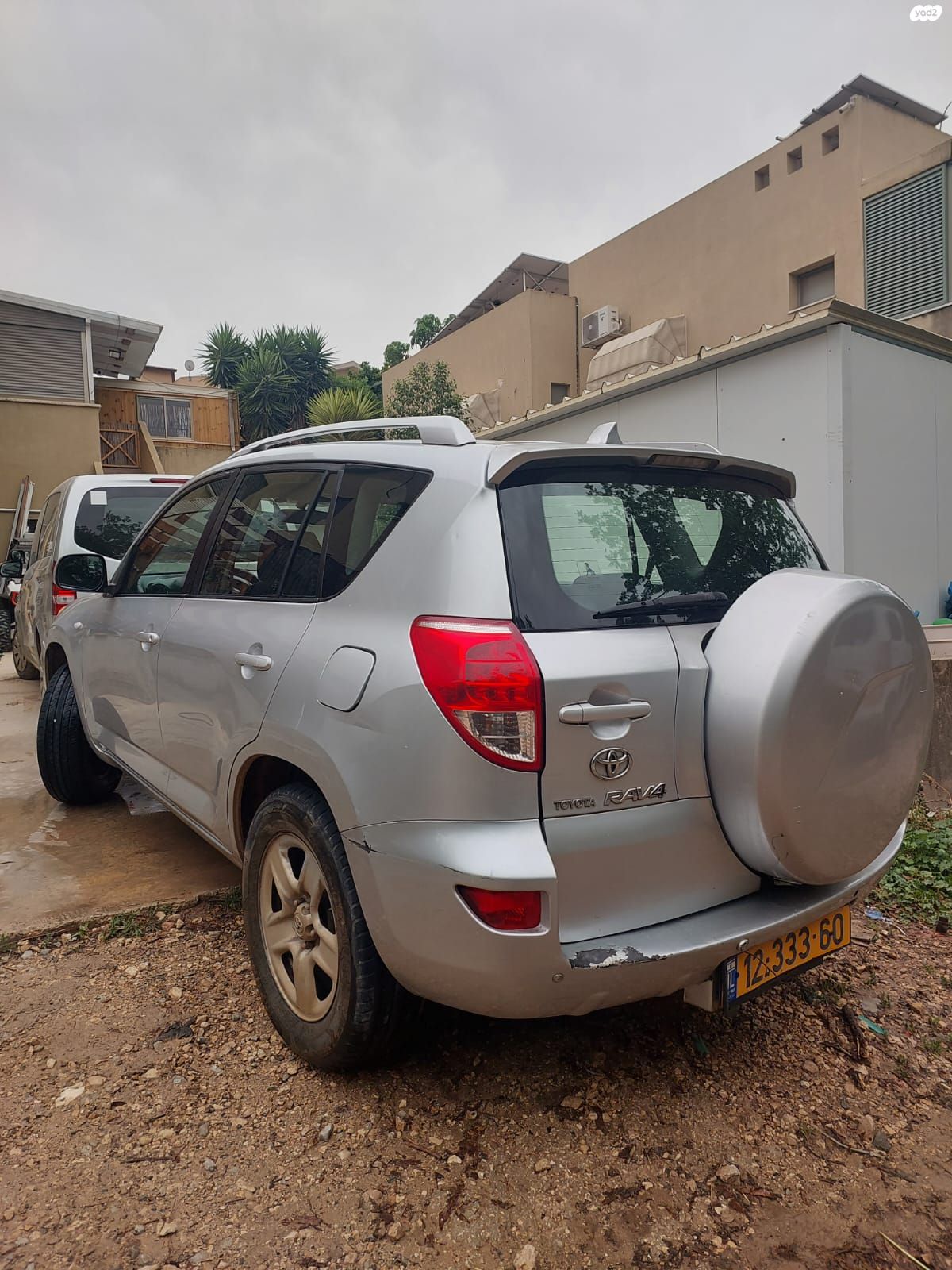 מודעת רכב טויוטה RAV4