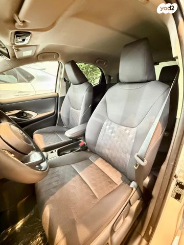 טויוטה יאריס