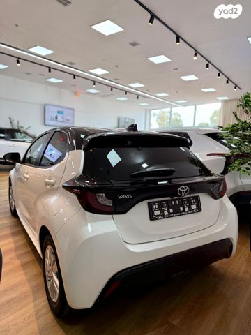 טויוטה יאריס